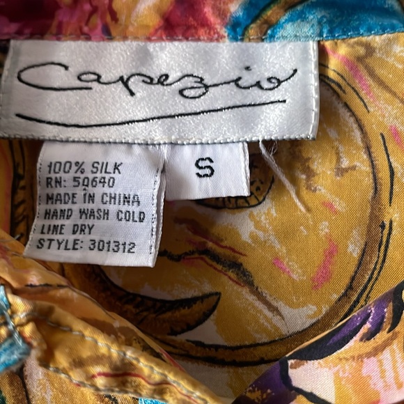 Vintage mixed media 100% silk long sleeve button down blouse by Capezio - Picture 3 of 5